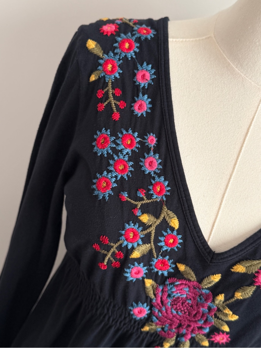 Johnny Was Black Embroidered V-Neck Smocked Cotton Midi Dress Size M - Picture 4 of 14